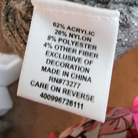 ❄️☃️❄️ Elle embellished sweater. Grey, sz L ☃️❄️☃️ - Picture 3 of 7